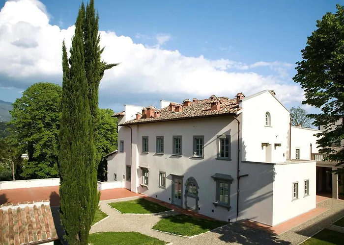 In Tuscany With Large Pool *